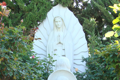 statue at St. Stanislaus Catholic Cemtery in Modesto, CA